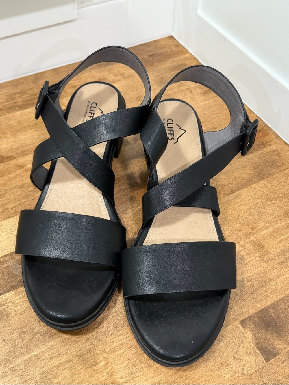 Black Crisscross Strap Women's Sandals